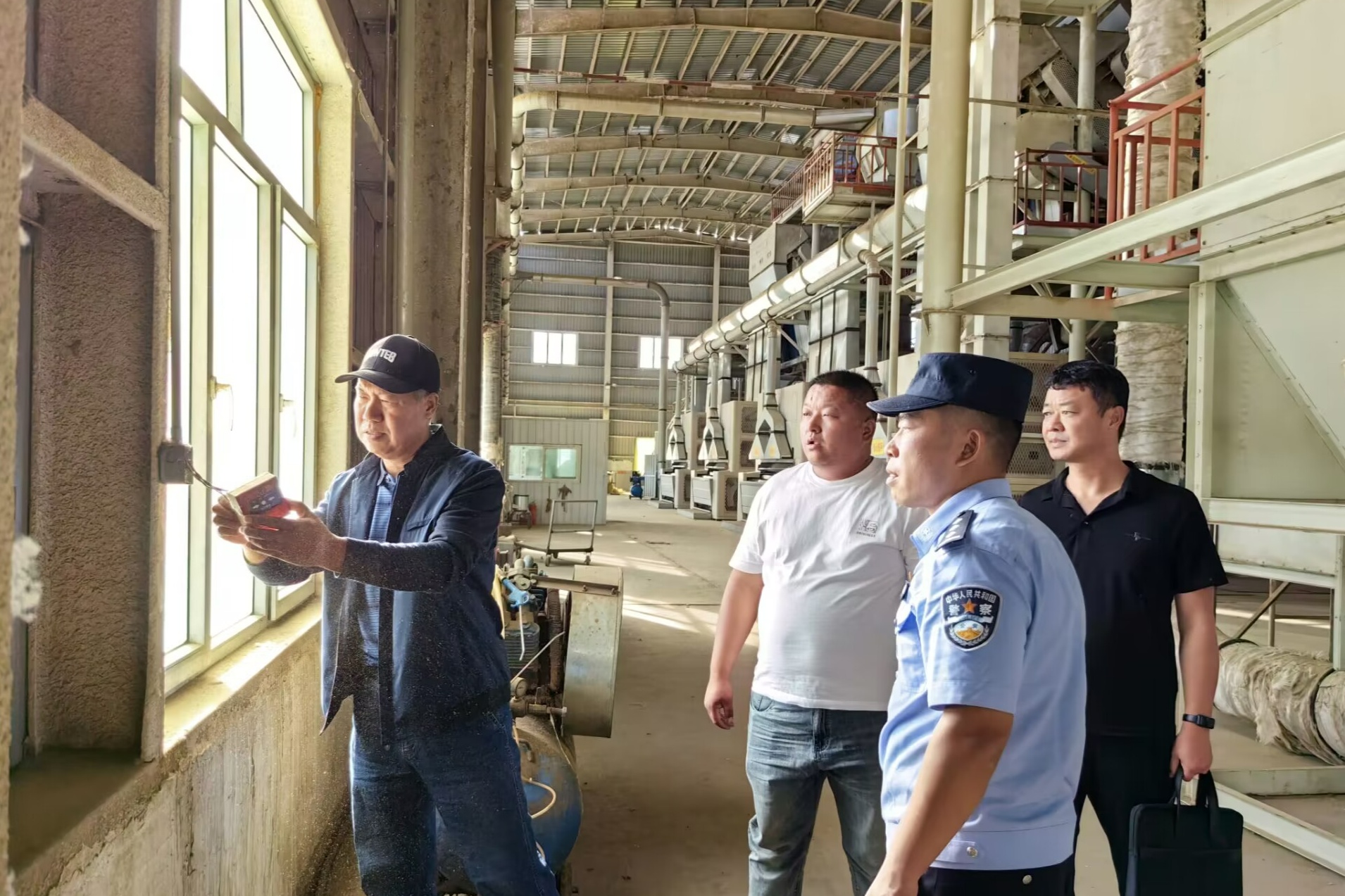 九游会 J9九游会 APP一四四团开展棉花加工企业消防安全检查(图1) 九游会 J9九游会 APP一四四团开展棉花加工企业消防安全检查(图1)