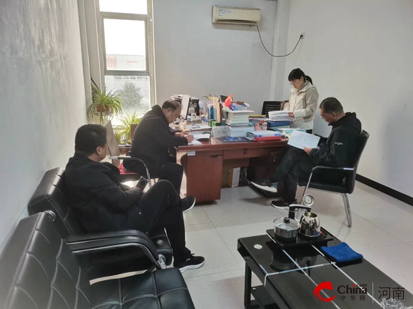 西平县应急管理局深入工贸企业开展“主题安全日”宣传指导活动(图1) 西平县应急管理局深入工贸企业开展“主题安全日”宣传指导活动(图1)