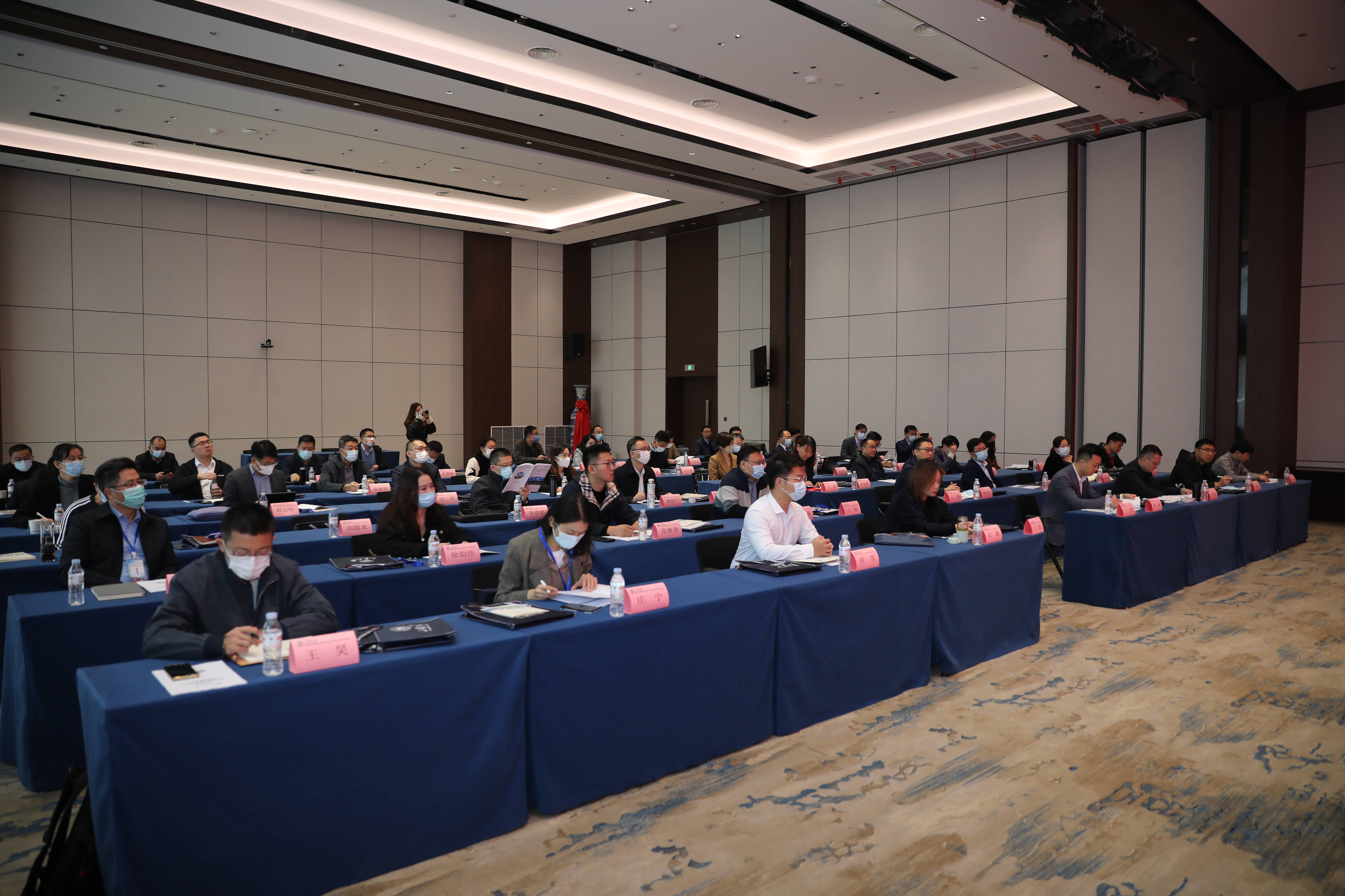 第二期济南中央商务区九游J9企业中高层管理人员培训班顺利开班!(图3) 第二期济南中央商务区九游J9企业中高层管理人员培训班顺利开班!(图3)