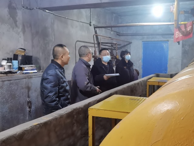 自贡高新区:专家一线“会诊” 助九游J9企提升安全管理水平(图1) 自贡高新区:专家一线“会诊” 助九游J9企提升安全管理水平(图1)